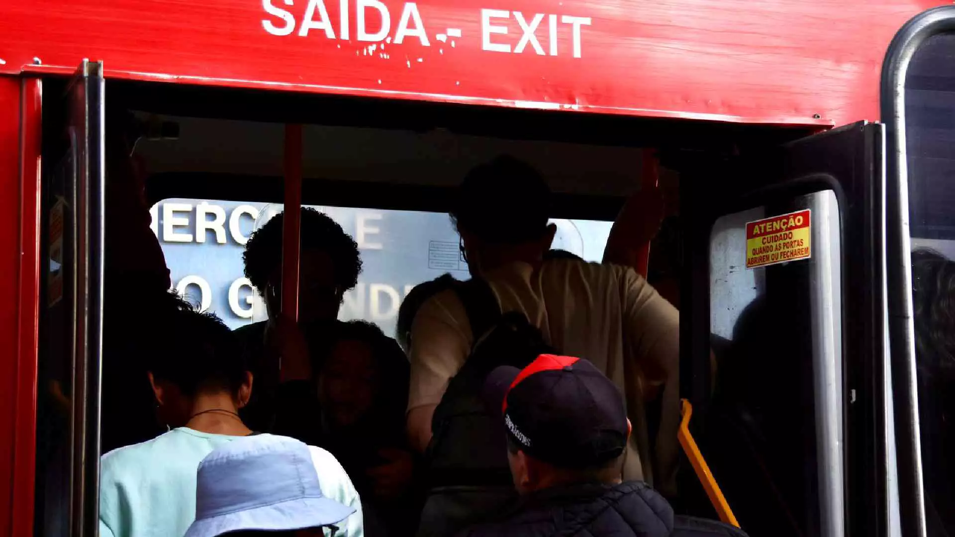 Você é a favor de ar-condicionado no busão? Câmara de Campo Grande vota PL nesta quinta-feira
