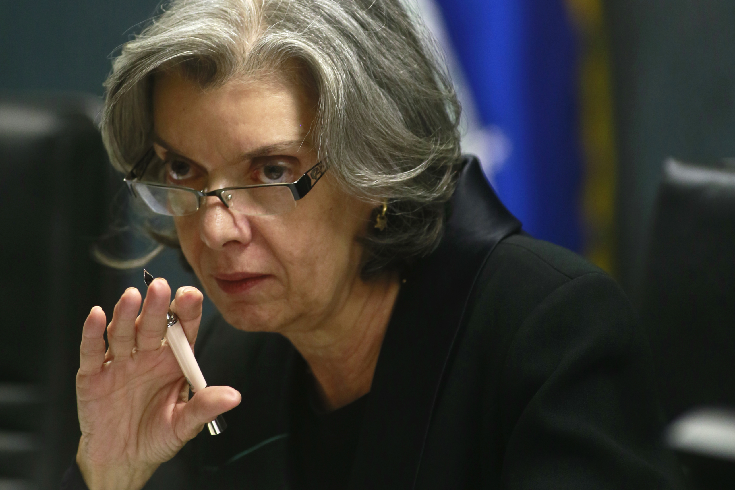 Cármen Lúcia dá cinco dias para Congresso e Planalto explicarem mudanças na Lei da Ficha Limpa