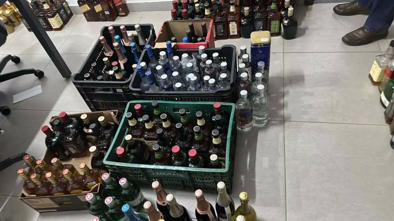 ‘Efeito metanol’: Procon já autuou 9 por venda de bebidas adulteradas em MS