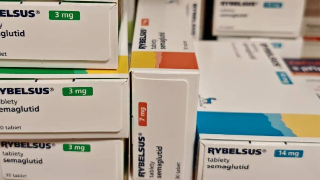Anvisa recolhe lotes falsificados de semaglutida e anabolizantes sem registro no país