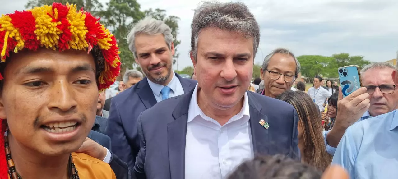 Riedel recebe ministro da Educação em visita a escola estadual de Campo Grande