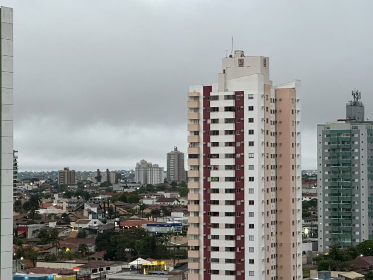 Chuva e vento forte seguem em MS: Campo Grande terá hoje máxima de 26°C