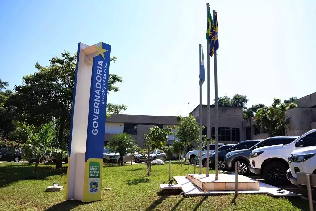 Governo de MS altera calendário e servidores terão 4 dias de folga