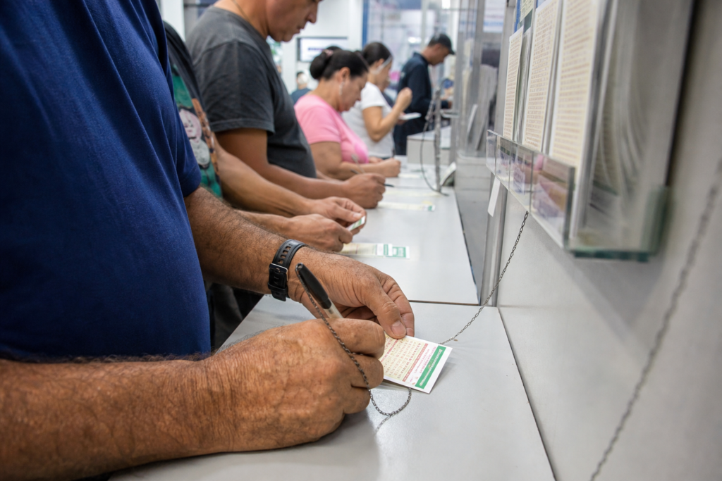 Mega-Sena sorteia prêmio de R$ 150 milhões nesta quarta-feira