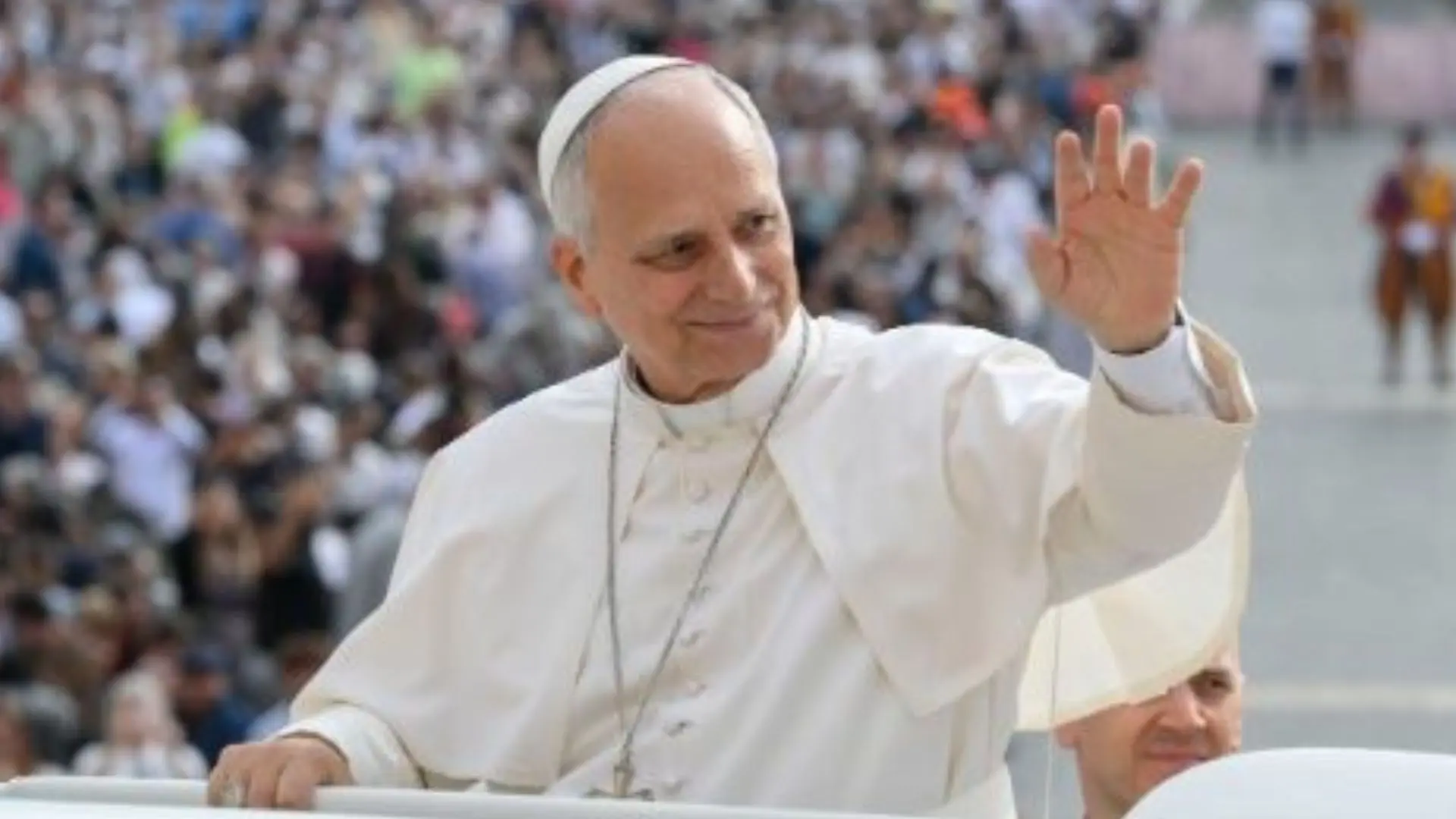 Papa Leão XIV é internado para realização de cirurgia nesta tarde
